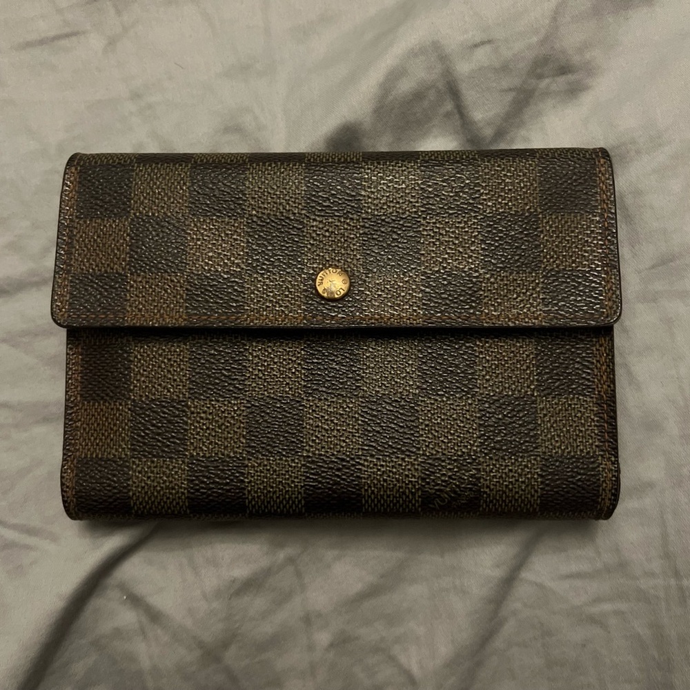 Louis Vuitton Damier Ebene Medium TriFold Wallet